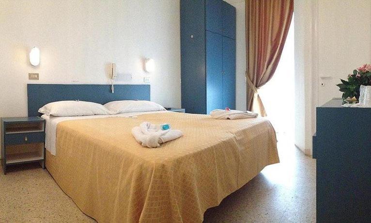 Hotel Till Rimini Esterno foto