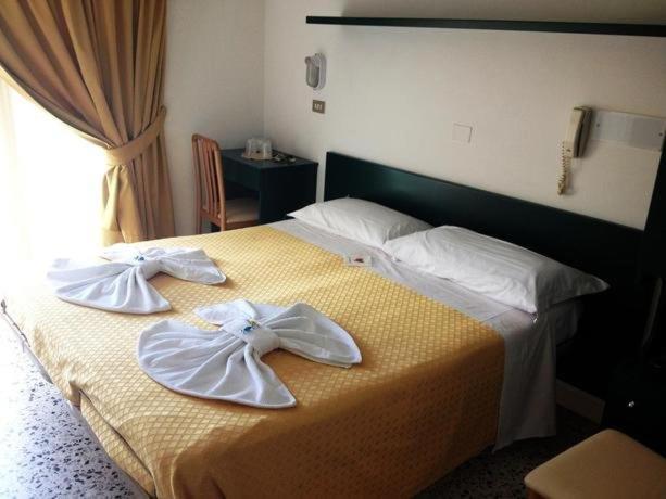 Hotel Till Rimini Esterno foto